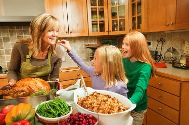 7ceb2e2854a335119ed9_Jolin_Mom_and_Girls.jpg