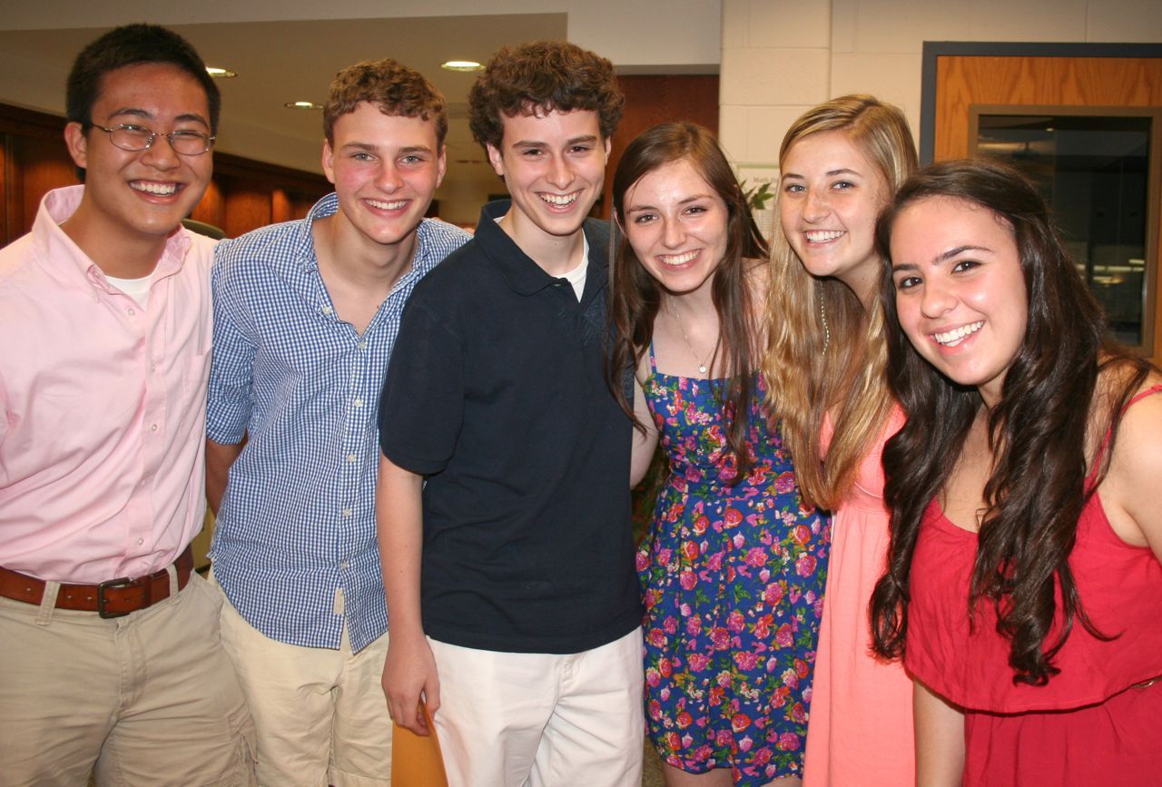 f6a49700d4d352524b72_e515ea8faa3f9865f83a538697f0dc26vocalists.jpg