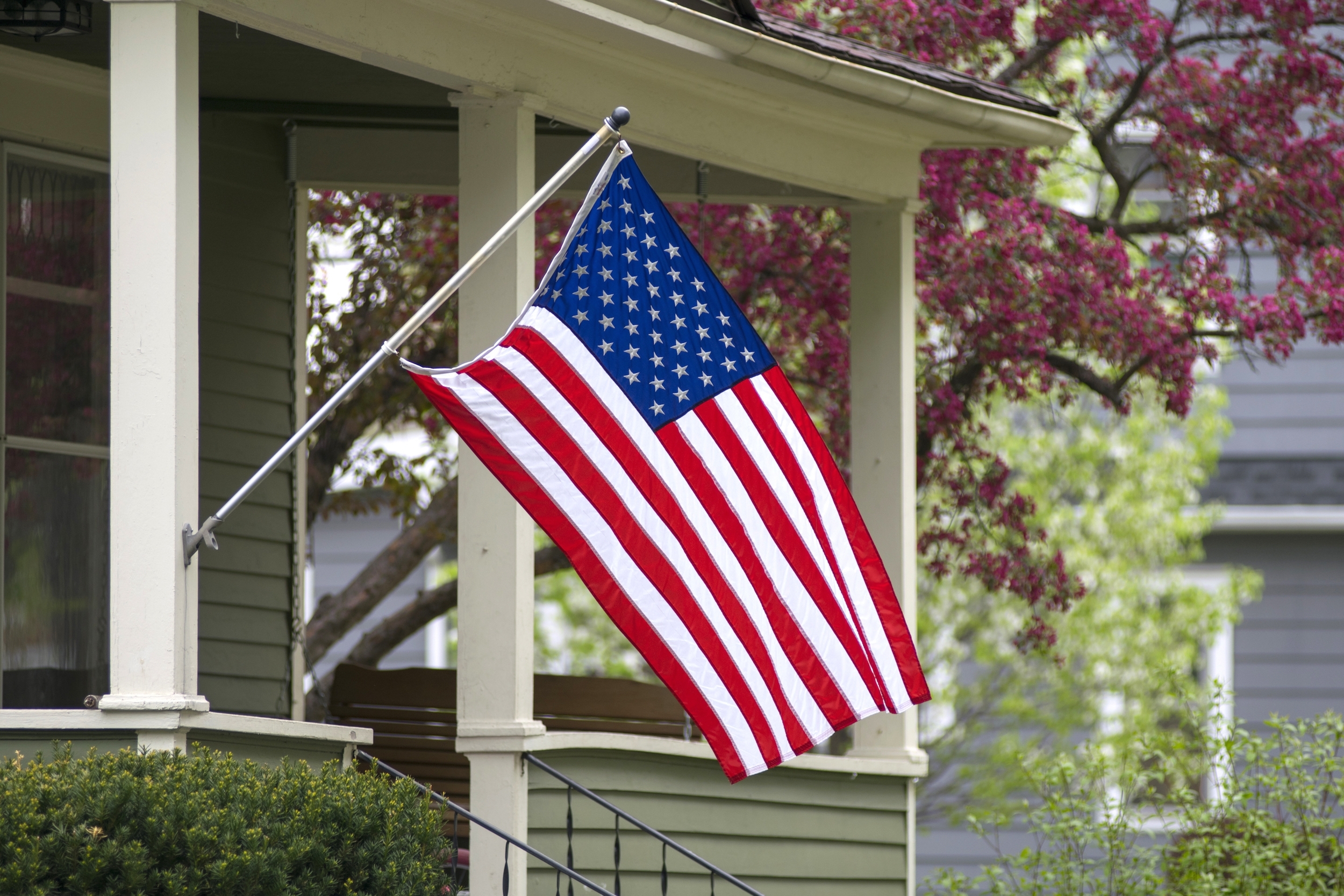 c326880a6aa1c8b266f9_American_Flag.jpg