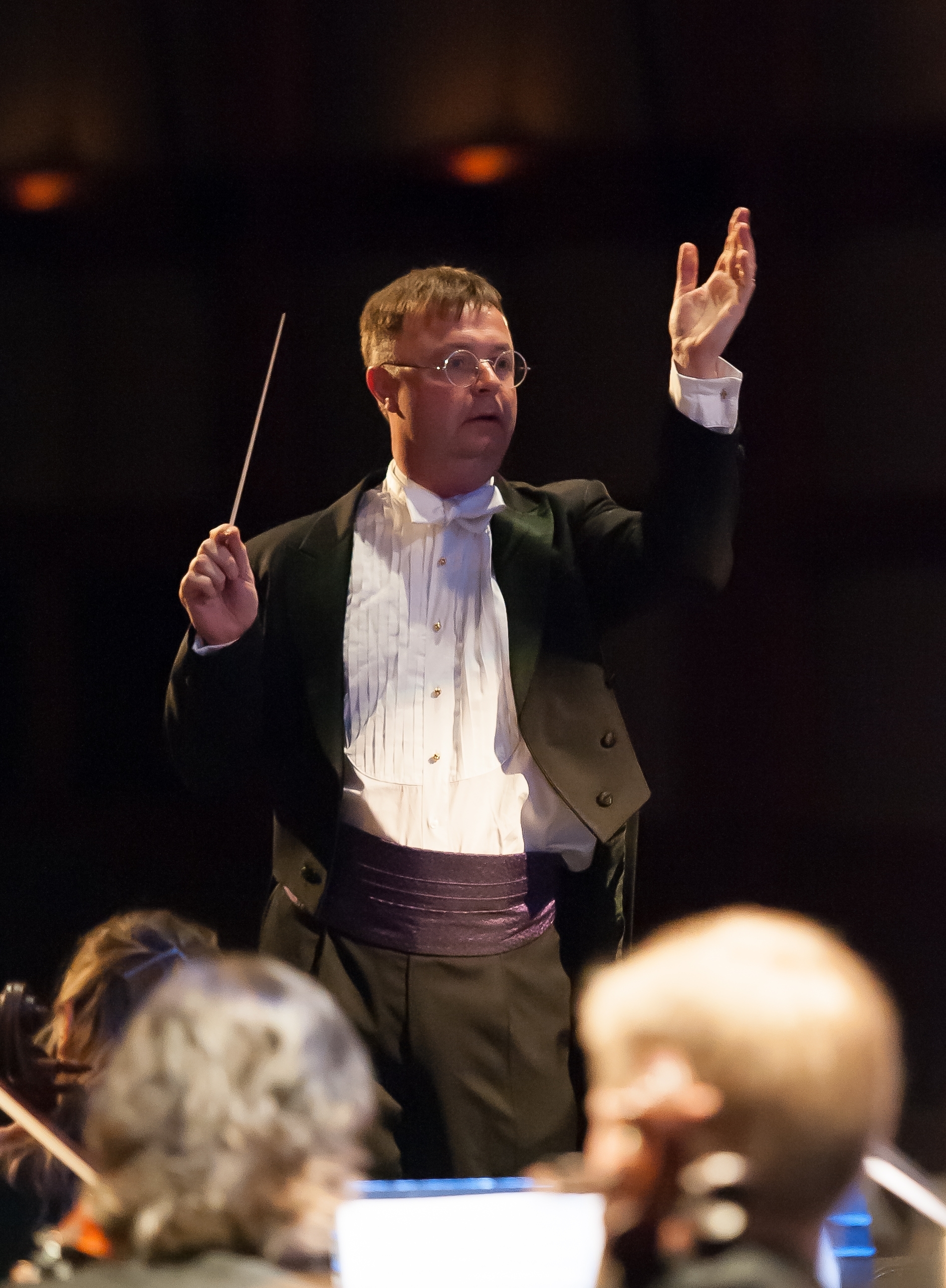 4f673caea3fd48afd0f5_wroe_conducting_1.jpg