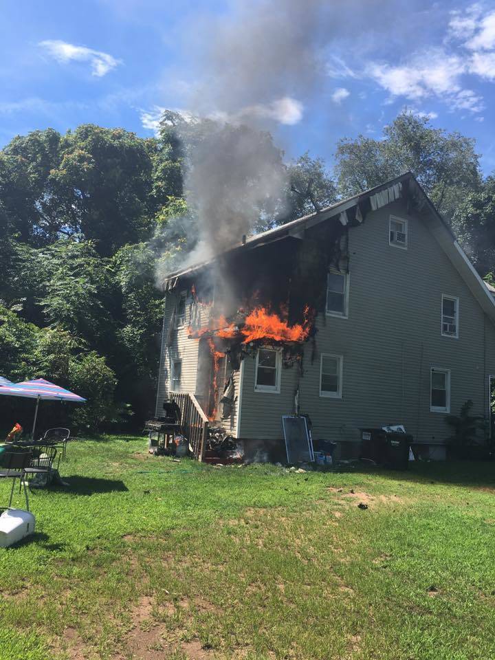 96a2d0bae4c2ba3f4506_Lakeview_Ave_Fire_1_credit_North_Stelton_Volunteer_Fire_Co.jpg