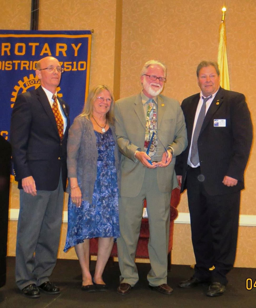 fc584d2bcdc9e725d012_d259f930e1bc57640537_hillsrodhirschrotaryaward3__1_.jpg