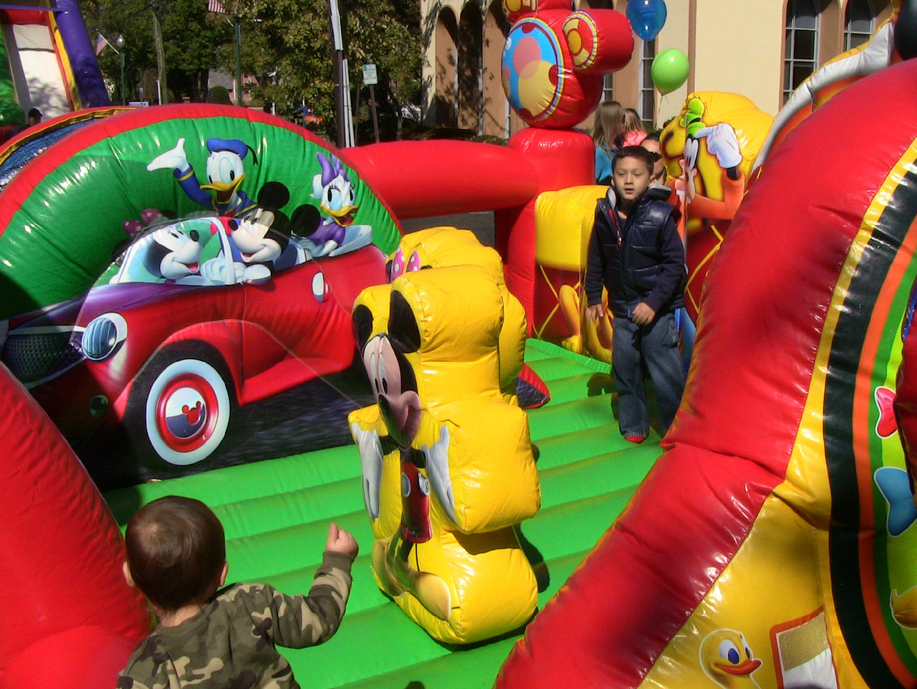 159e2d4ad25cb28805fb_Bouncy_House.jpg