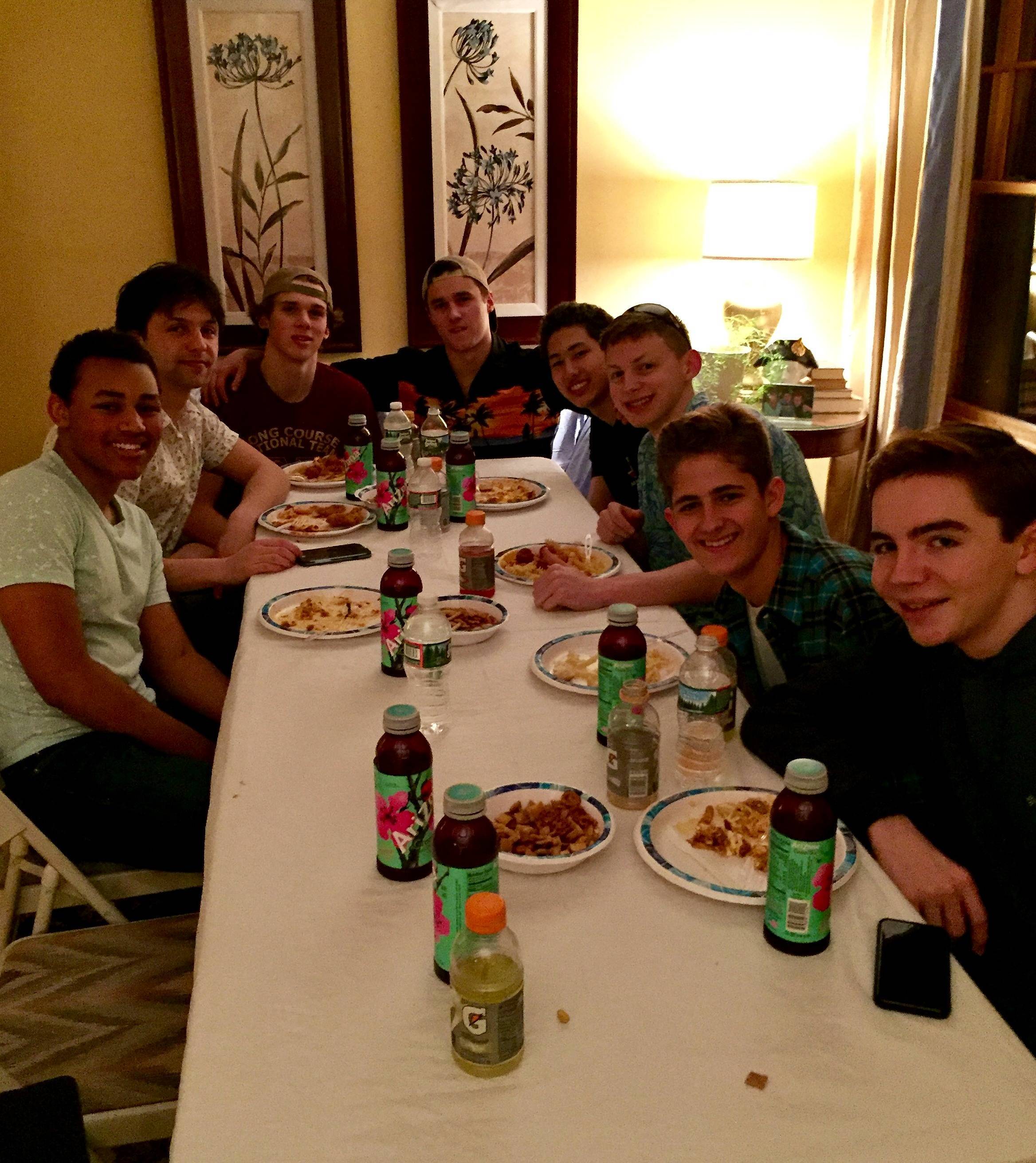 012d0e819f2650cae6e3_swim_boys_4.jpg