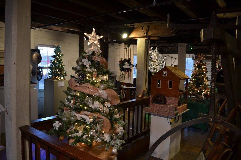 0246c179f87e758ee496_Festival_of_Trees.jpg