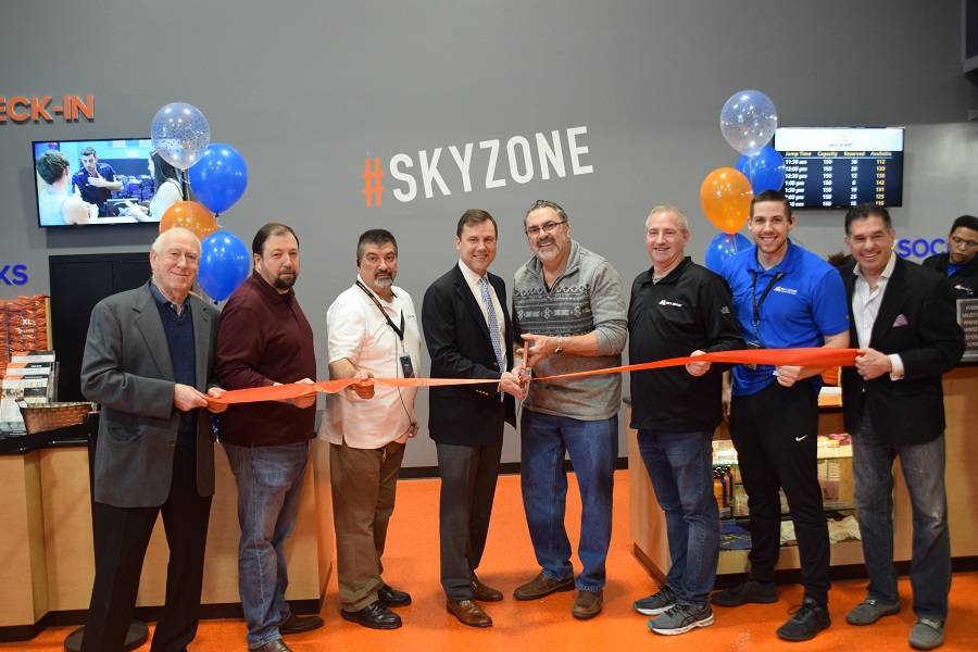 036e95d088237df7e5b2_SkyZoneOpening5.jpg