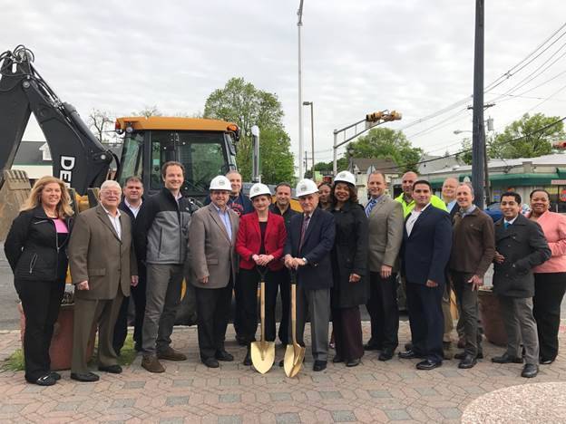 03ede27714c2634d4e89_51729dd3ddfebec5bab7_stuyvesant_ave_groundbreaking.jpg