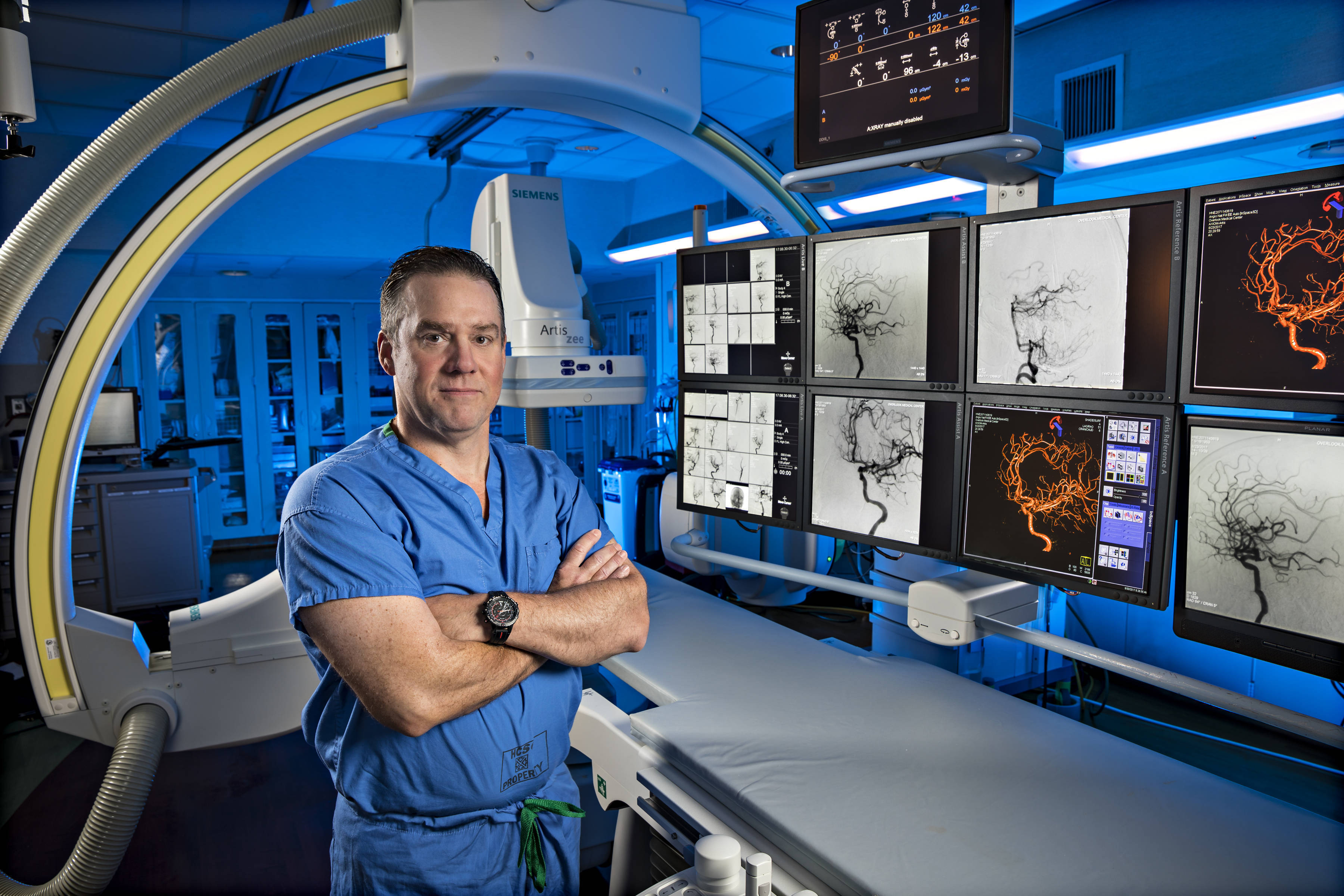 04a70bf31fe0c9df317d_893dbd87a4431a893127_Dr._Ron_Benitez_neuro_IR_1696master__Richard_Titus__2017.jpg