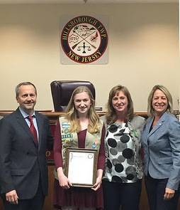 0562b59ecc5988f9f8ec_hillspixgoldaward.jpg