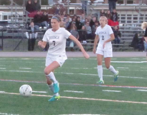 07c6c42ddac9e7cc464f_Anna_Hess_7_with_Amanda_Cox_2_trailing_vs_BR.jpg