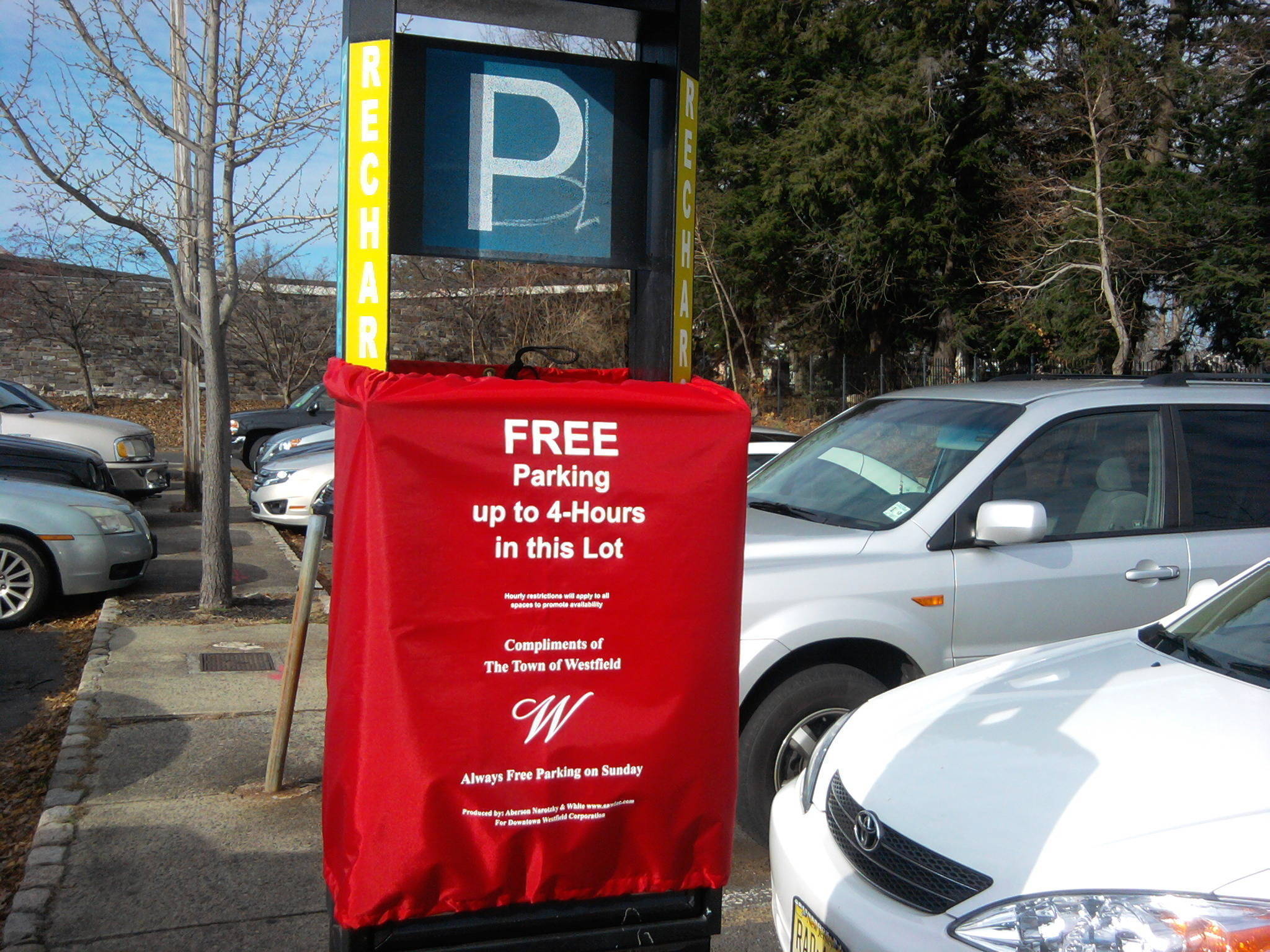 07f1f23f1494a5d033cd_ed95e5e1e46a116228de_free_parking.jpg