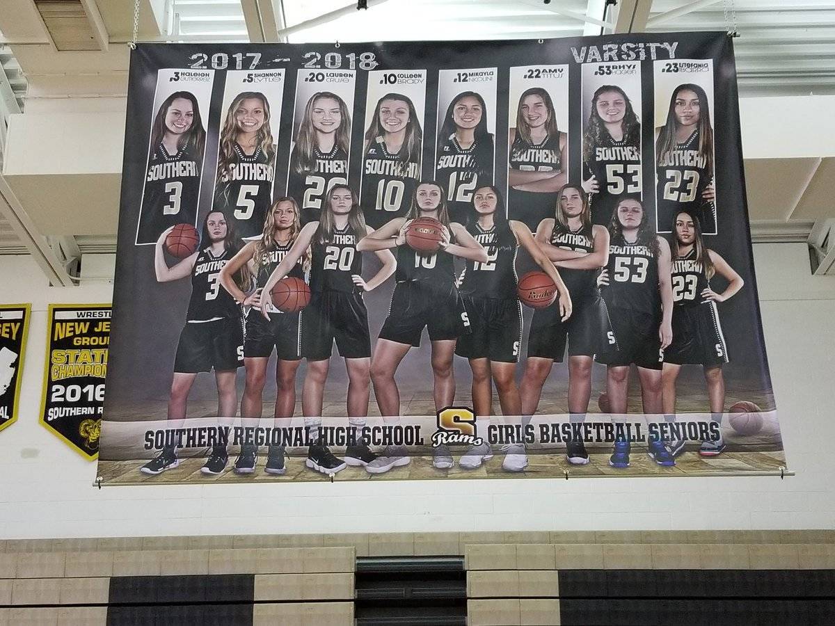 0942f1e3ad1d4aac0b6e_2017-18_girsl_hoops.jpg