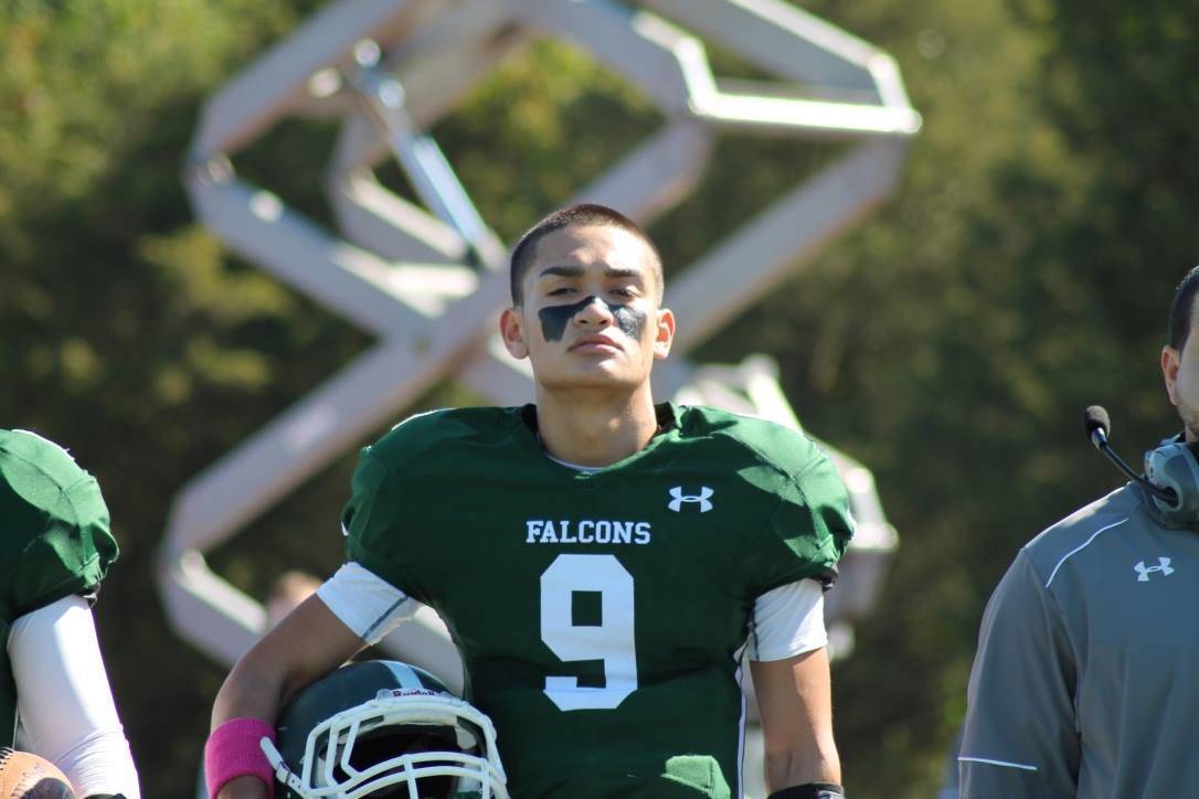 097082b189863233c753_Jon_Sot_-_football_9.jpg