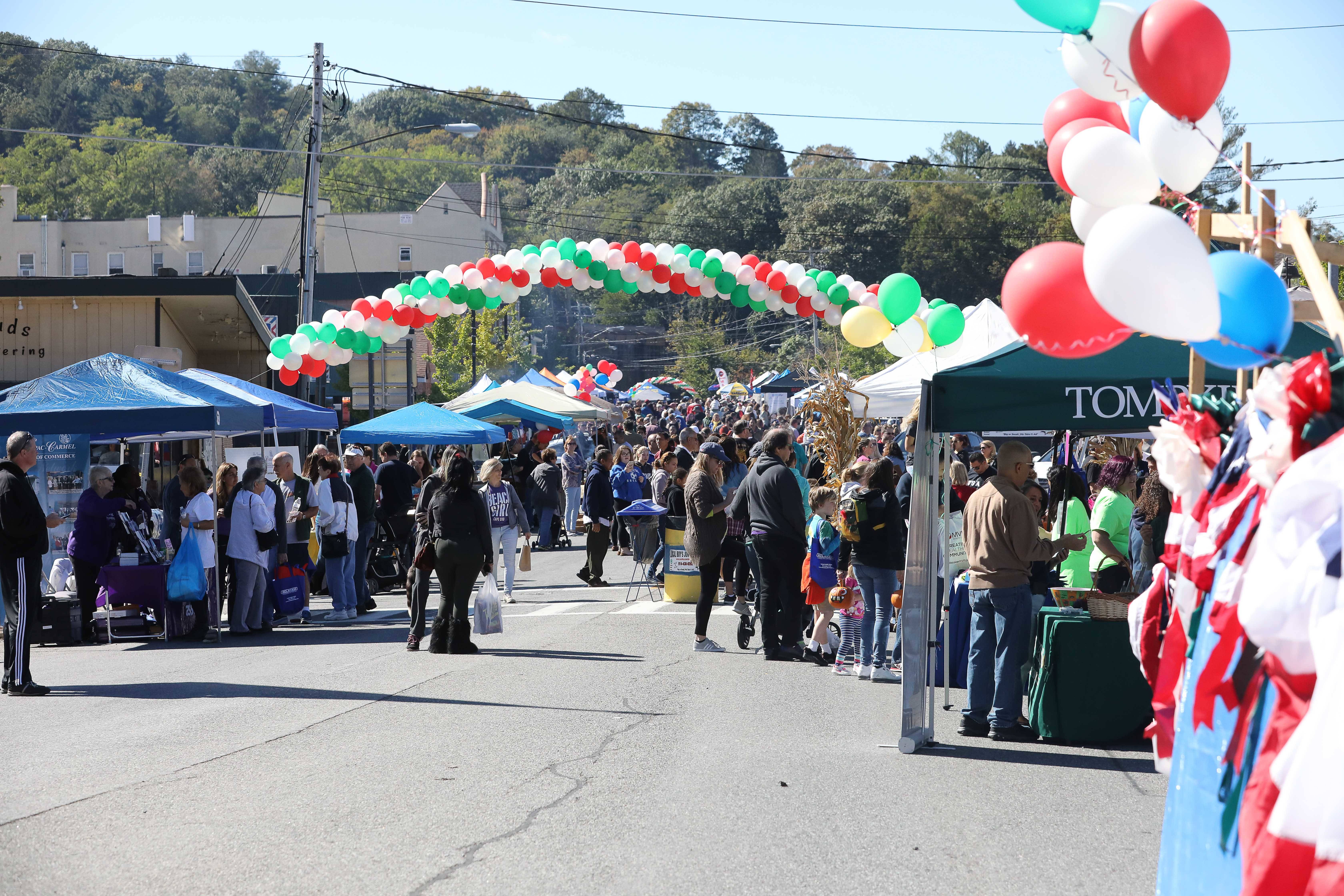 0b1d095d7e55eff9cdf6_MNStreetFair-171001-002.jpg