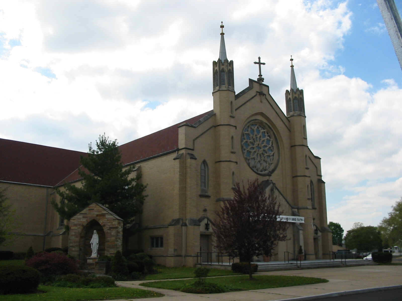 0ea61abdc795a29ec506_Sacred_Heart6.jpg