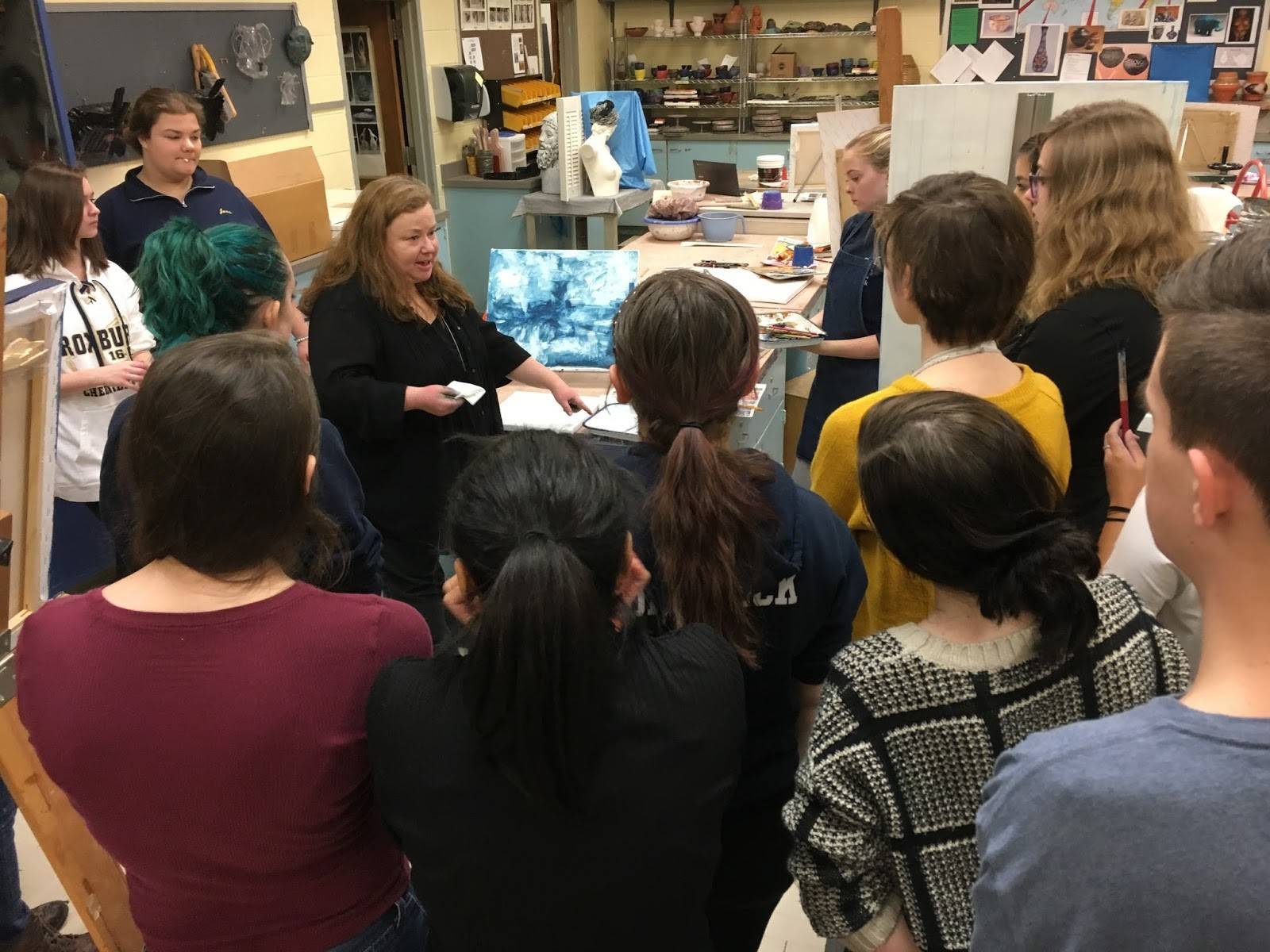 0f815e99ed323590cf0d_MaryBeth_Thielhelm_discusses_technique.jpg