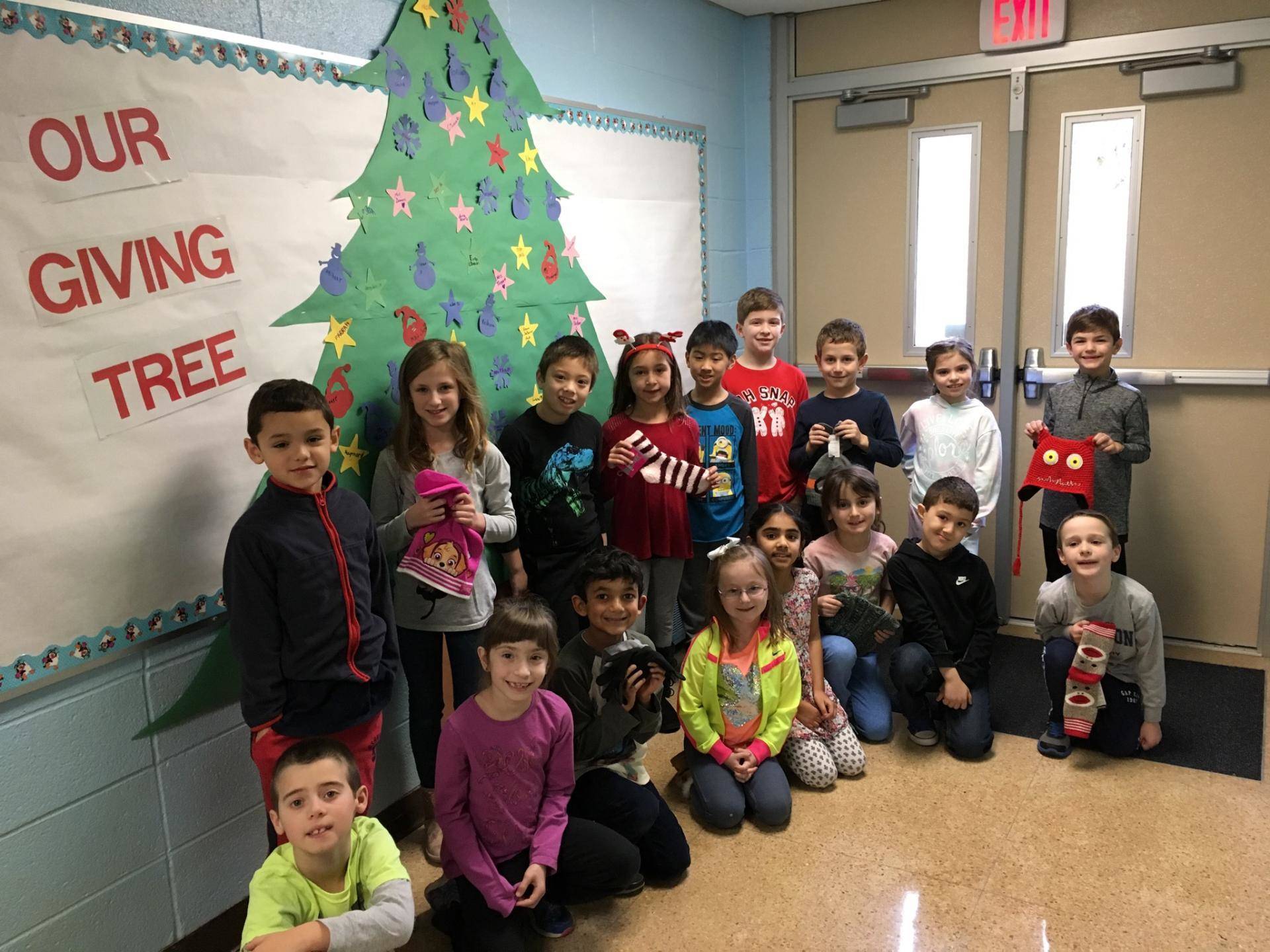 0fb5c73afd7ef3d63262_2d48d8f5c9fc232cbb3c_Jefferson_School_Students_Collect_for_Social_Services.jpg