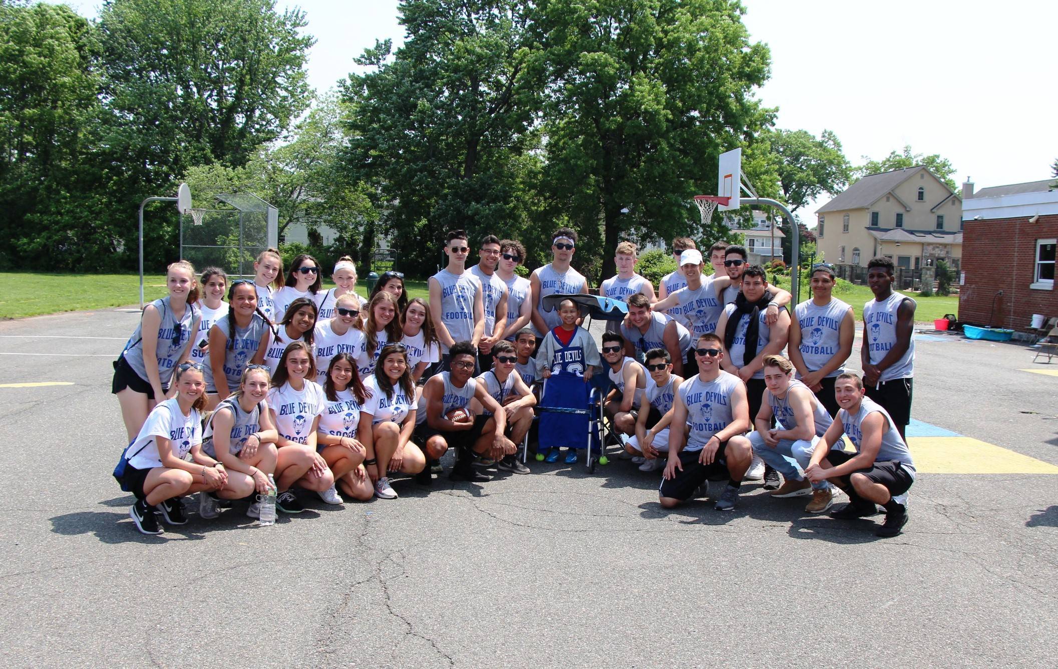0fc4ee9fc1f91da8a6a6_EDIT_austin_with_wr_athletes.jpg