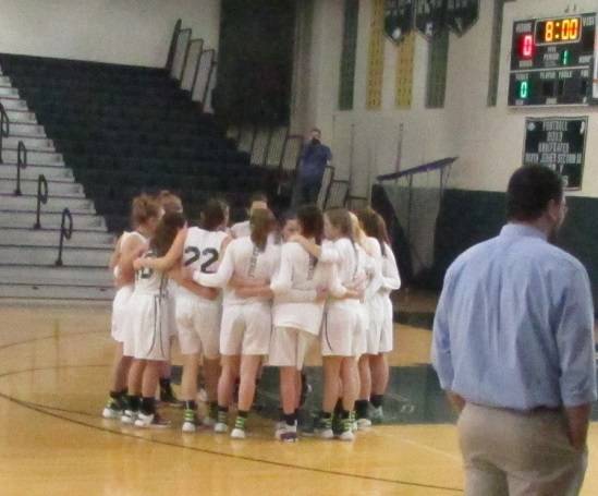 113943964f13e7724914_Ridge_girls_pre-game_huddle.jpg