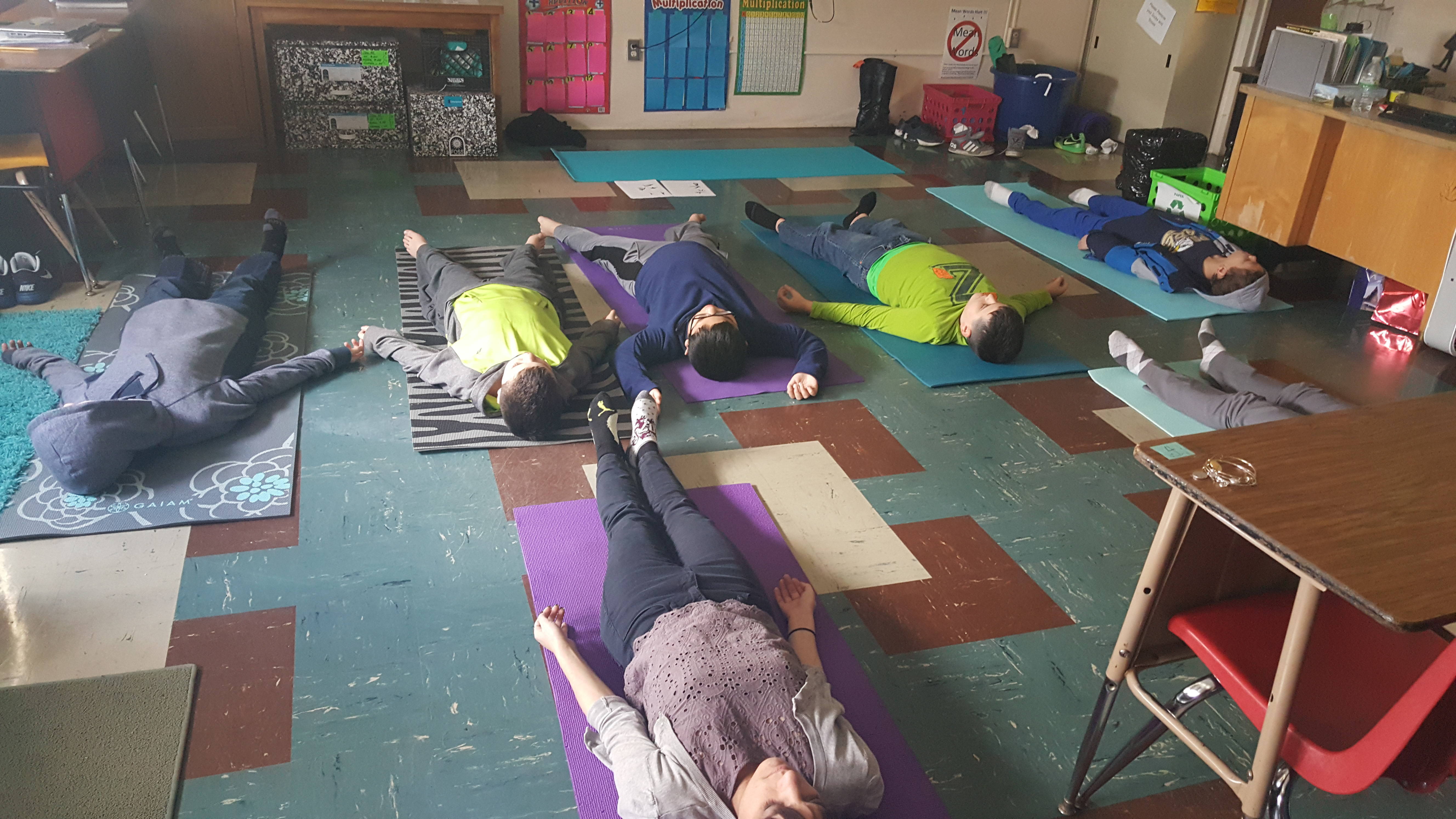 118eb9ecfda9284c887a_9b1d0f5475e3f364bfd3_Folkers_Yoga_Class_2.jpg