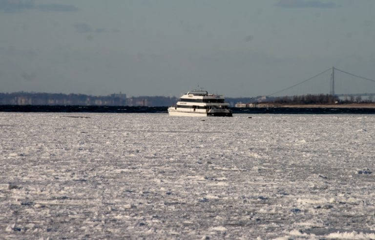 13c511a056384a2fa472_FrozenFerry.jpg