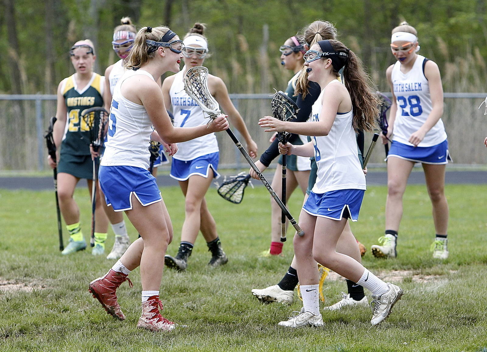 1595143d00109d67d035_Ns_fiela_lax_1.jpg