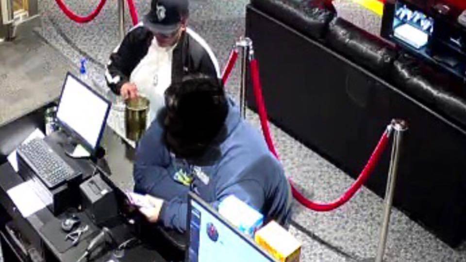 15c4882f69d8cdbfa6bc_a8760cc08cc71ce1d969_tip_jar_thief_1.jpg
