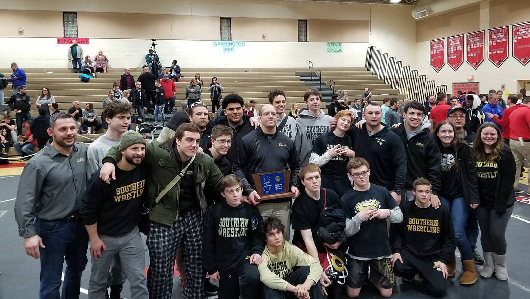 15d1d715230d26058130_2018_district_champs.jpg
