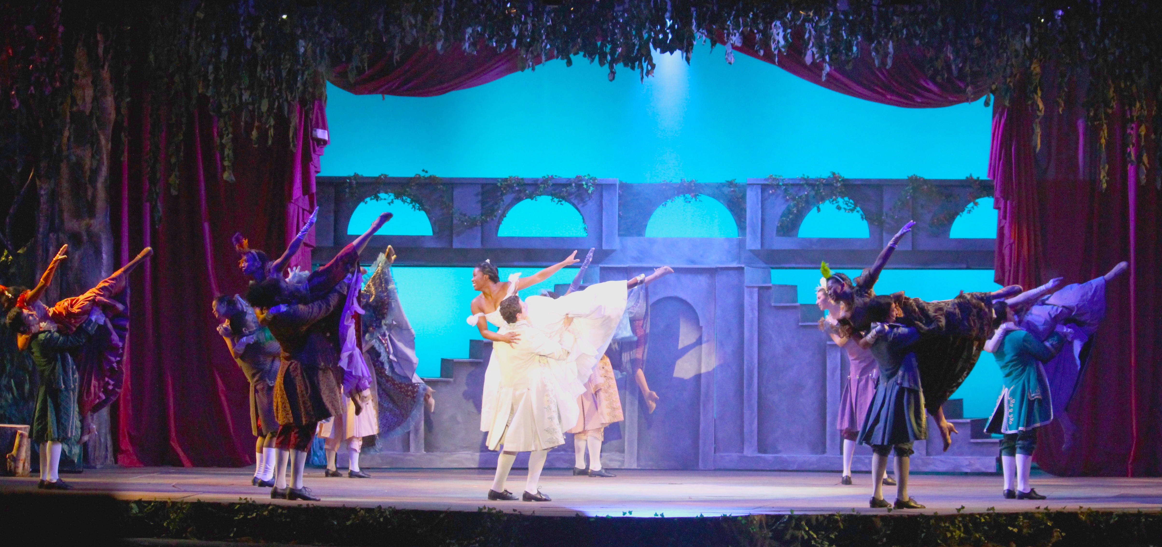15ffeaabd640b4493884_d16820d276a01100e996_UHSPAC_s_2017_Production_Cinderella___1_.jpg