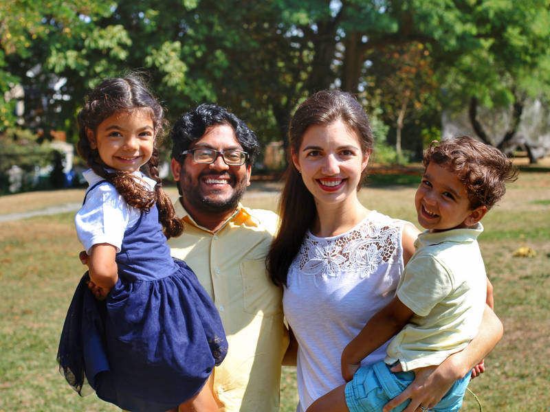 174fd113f94d6bb5aae2_jois-family-1-1504891641-7521.jpg
