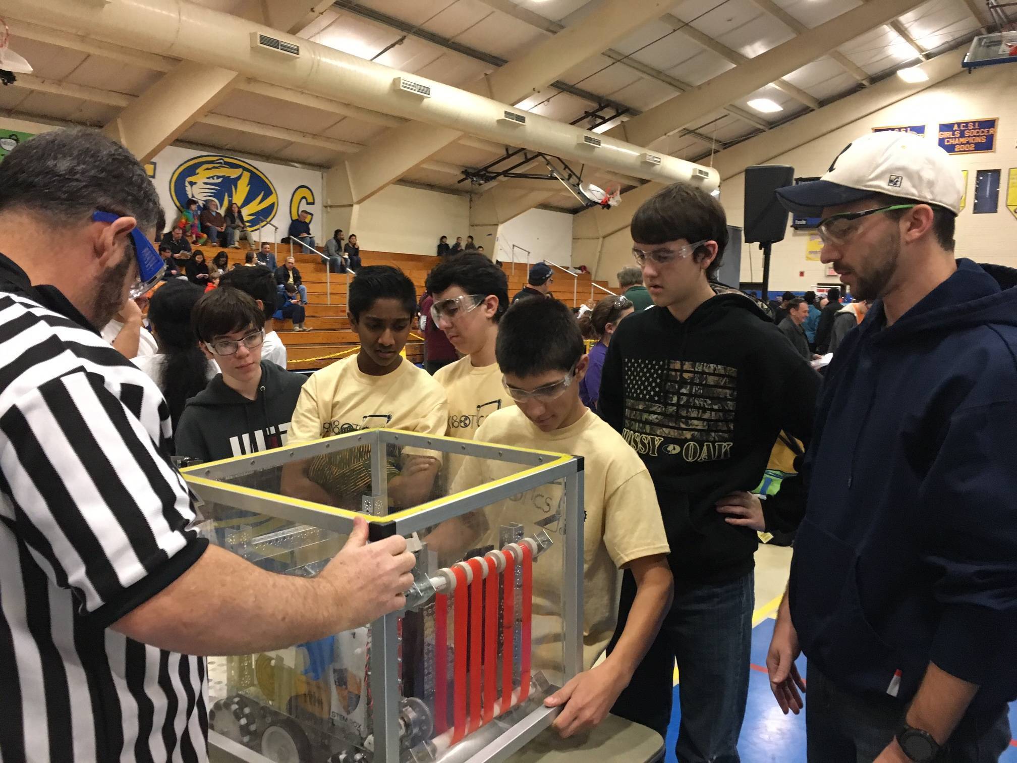 1ad6ebdd90ef63038ef6_7898ad0c77faae809266_EMS_Roxbotix_Jr_Team_at_FTC_Competition_8.jpg