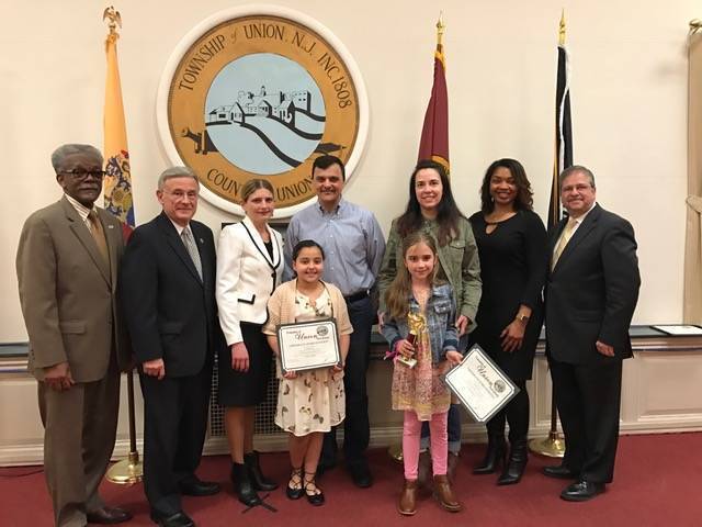 1b835d60bdf3b71300f6_3ae1fc7ae69197b1b844_mlk_essay_contest_2-3rd_grade_winners.jpg