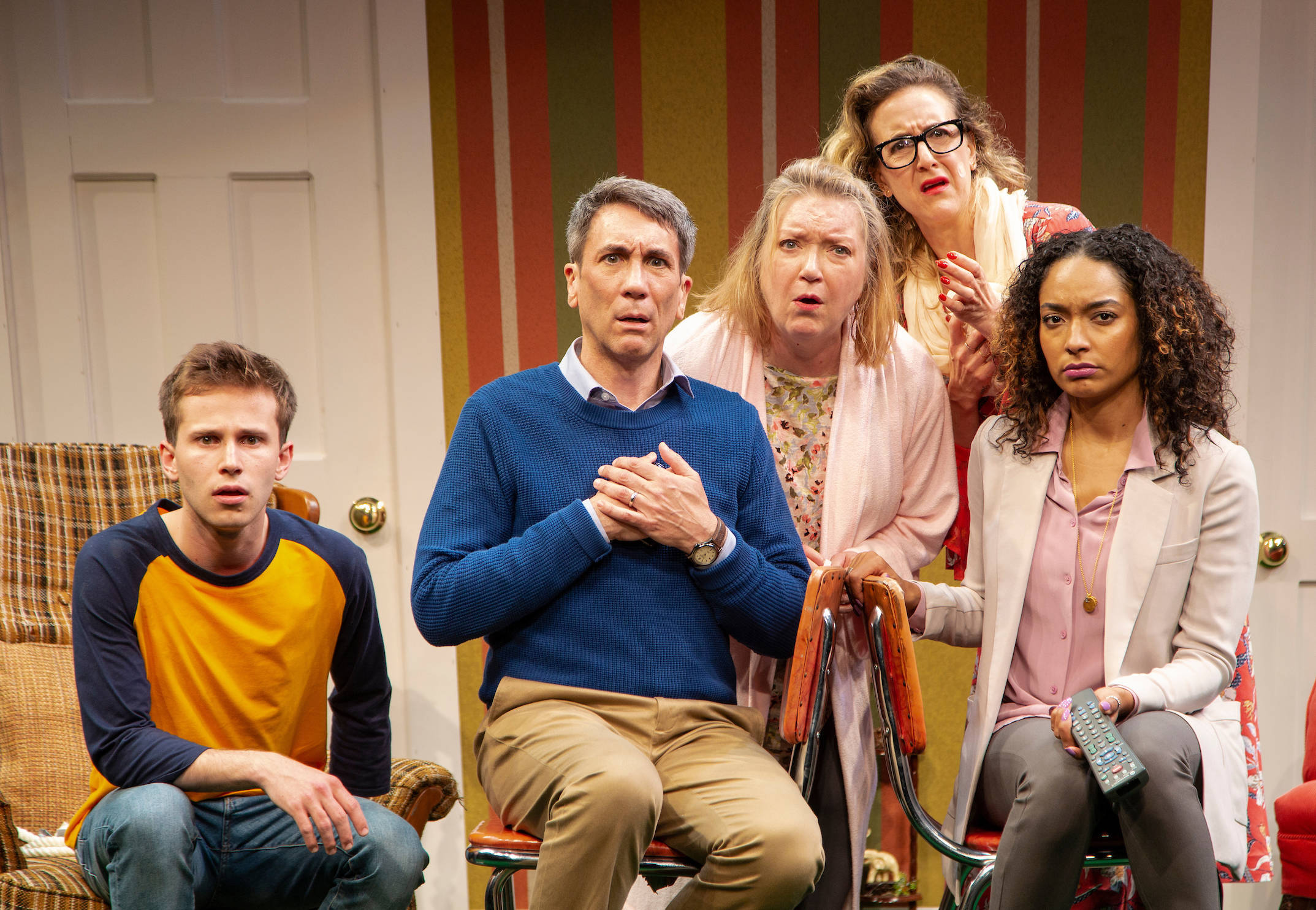 1d01df8af002f1767b72__l-r__Nicholas_Podany__Robert_Sella__Kristine_Nielsen__Jenn_Harris__and_Rachel_Nicks._Photo_by_T._Charles_Erickson.jpg