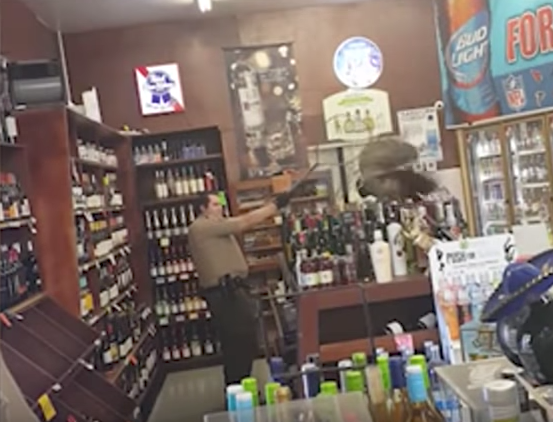 1fcb97c8c0ae8ebedf9f_PeacockLikkerStore.jpg