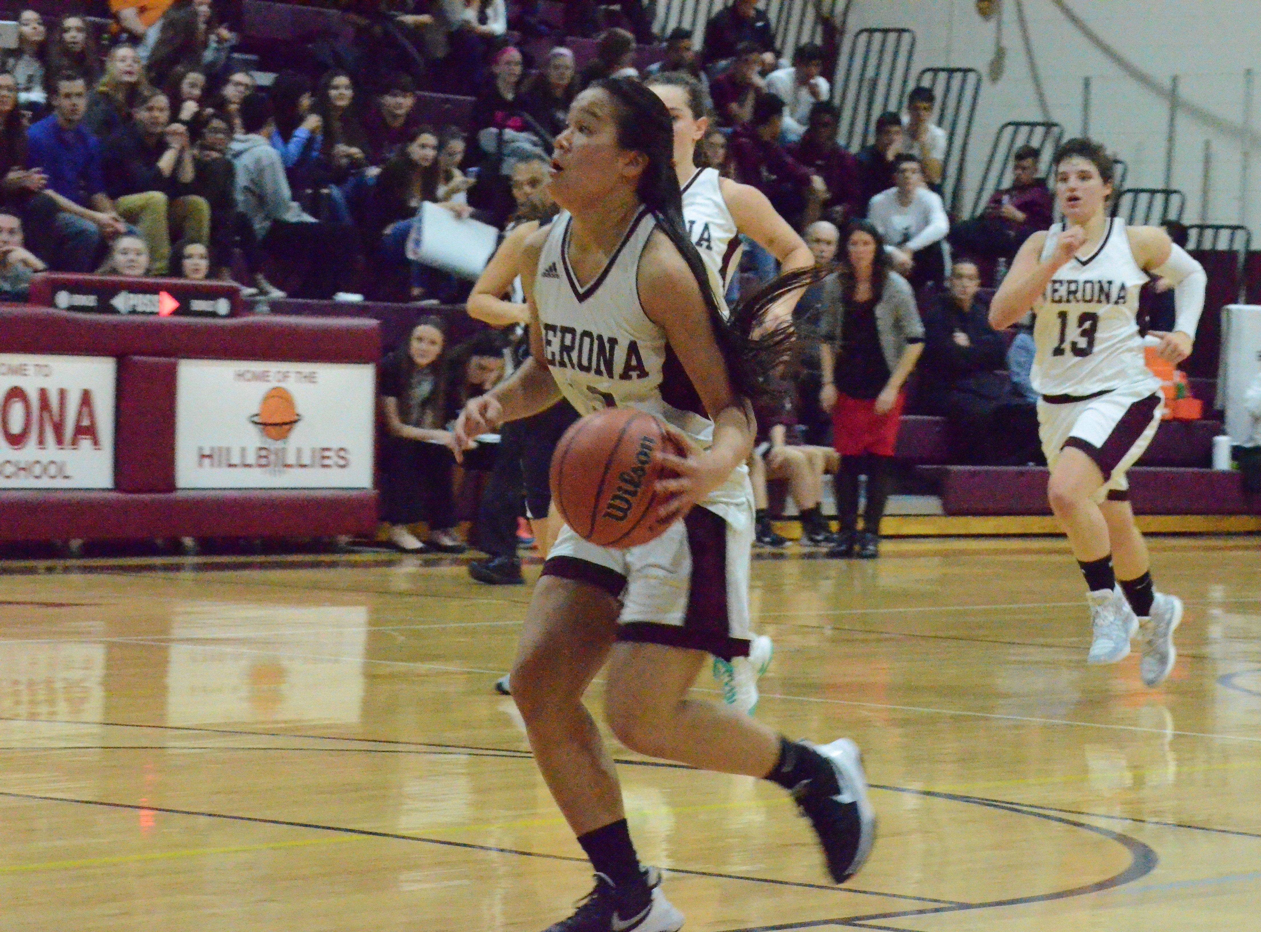 2127e3673486c062d39e_BriannaHortonLayup.jpg