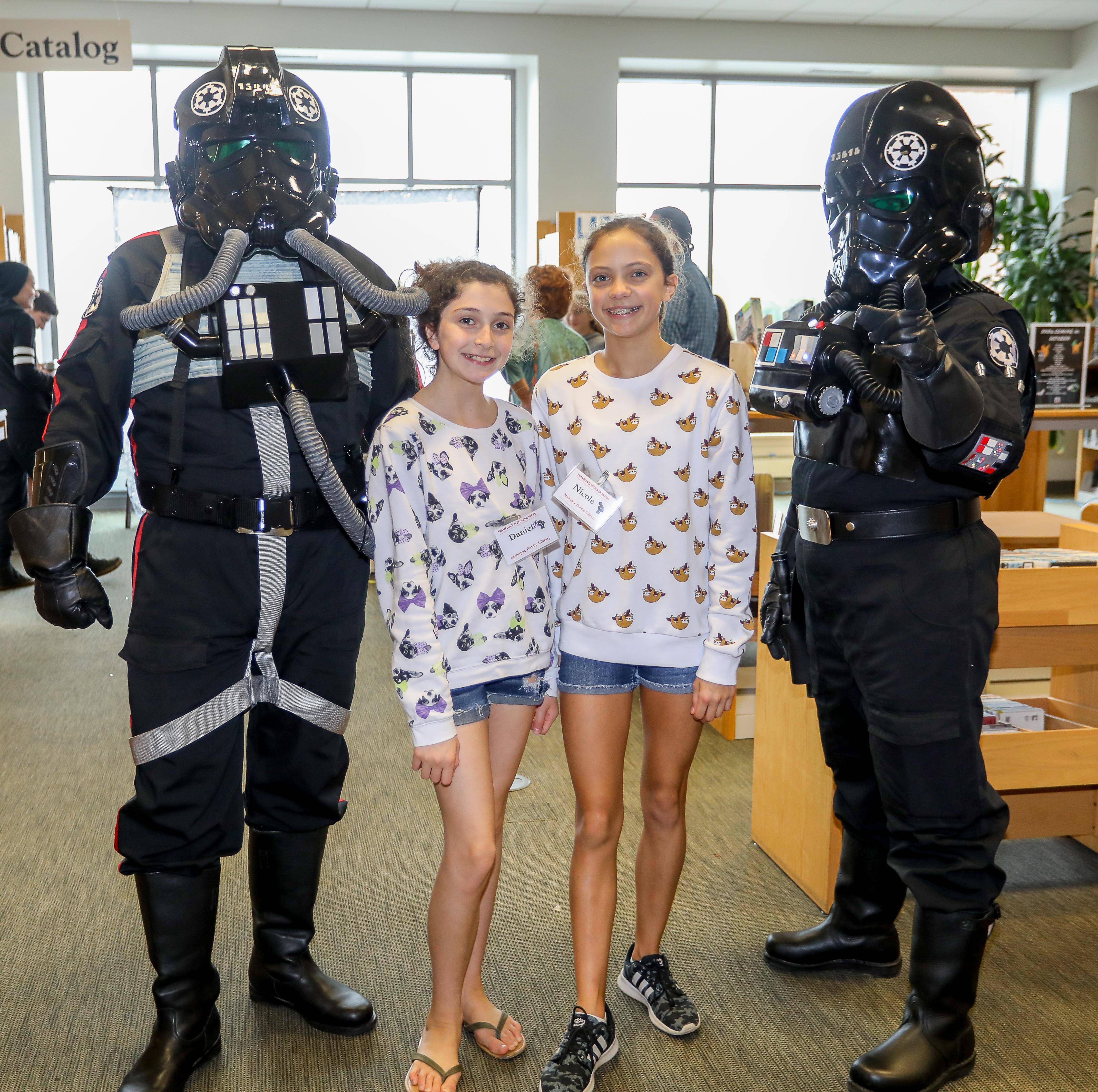 21597cef6f136bc0cc4f_MN-StarWarsLibrary-171015-001.jpg