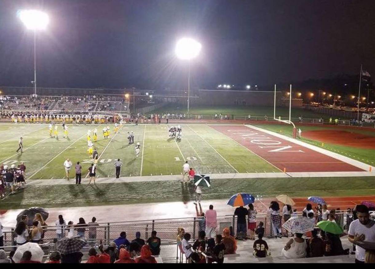 217b8f09415057d1eeb7_9bf0af6fca90844ebf86_football_9-9-16.jpg