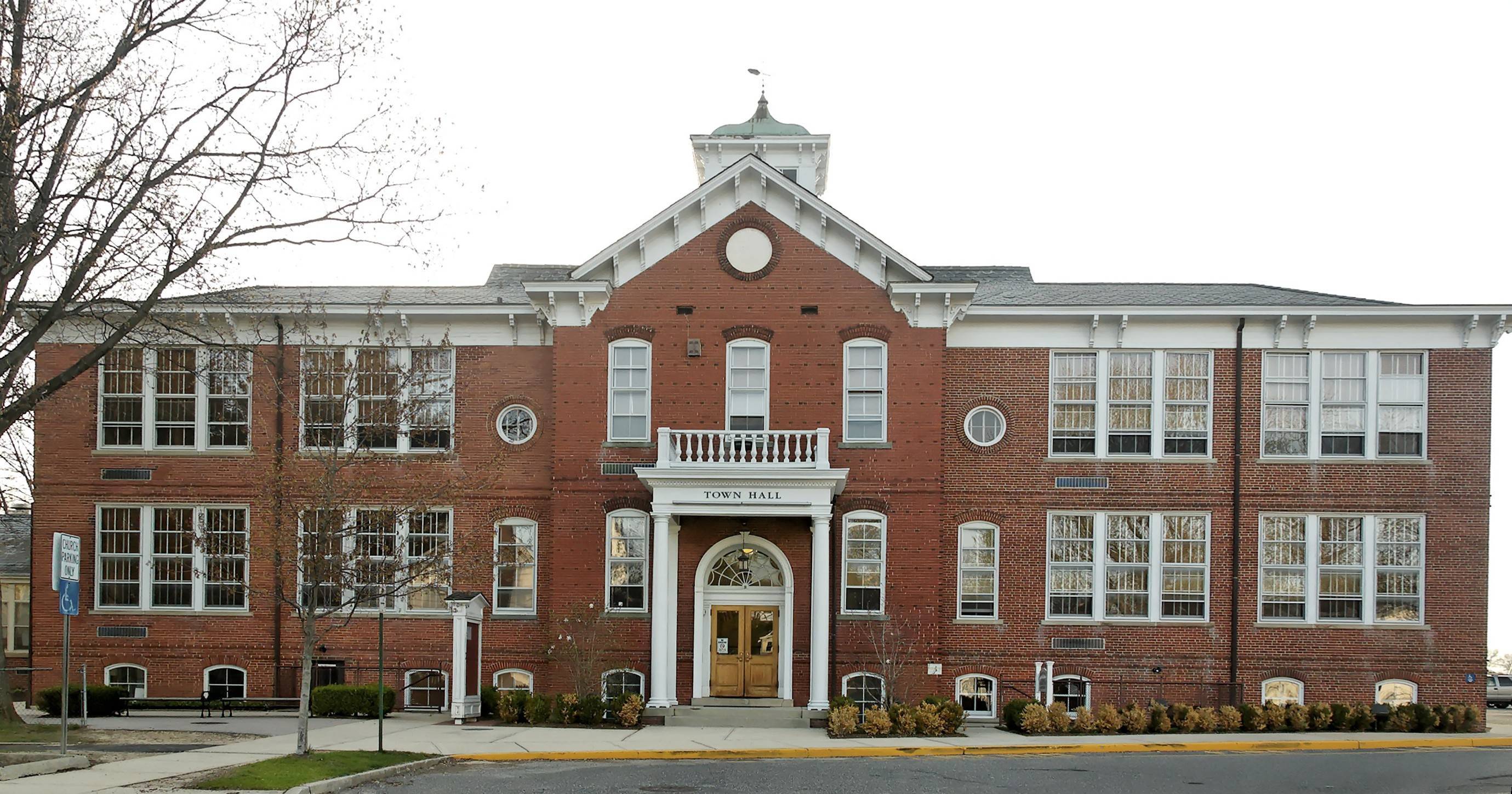 21ac1473576858453513_Cranbury_NJ_Town_Hall.jpg