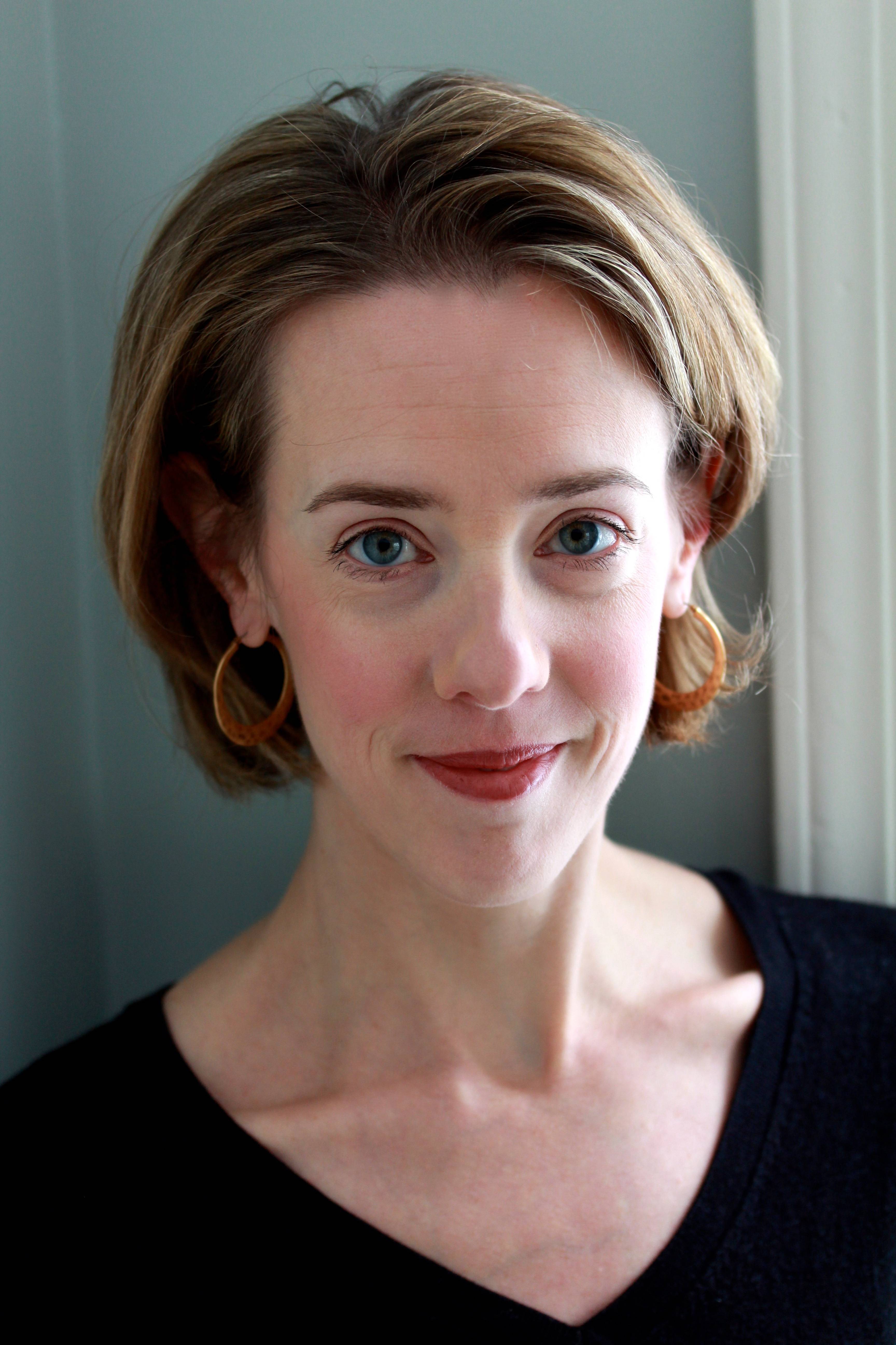 21bb1fde8d74133e65e4_f4529da1642c4b7015b3_Holly_Evans_headshot.jpg
