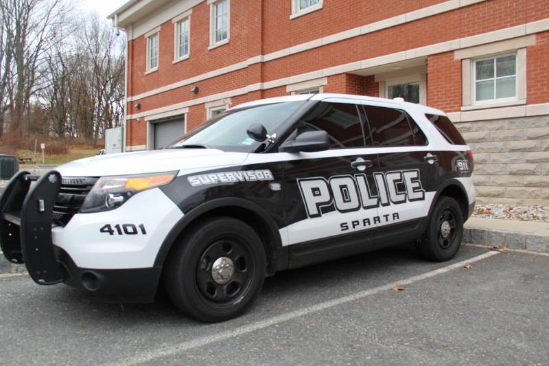 257c3ca2e9f61af5572c_police_car___4_.jpg
