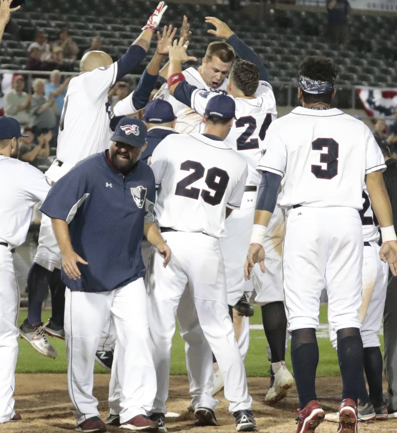 25a2e8ece057df96415d_cb6c50341514b65c09c1_921kellycelebration__1_.jpg