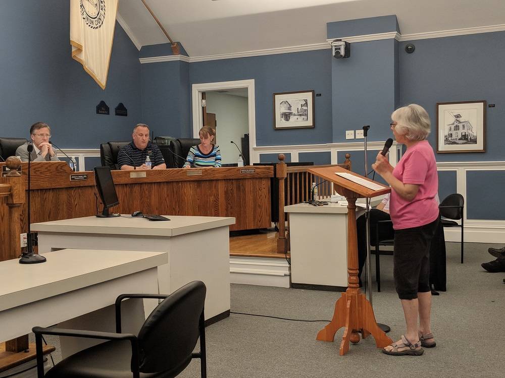 262f46f0d0a4b87e9ae7_June18Resident_speaking_up_about_environmental_issues.jpg