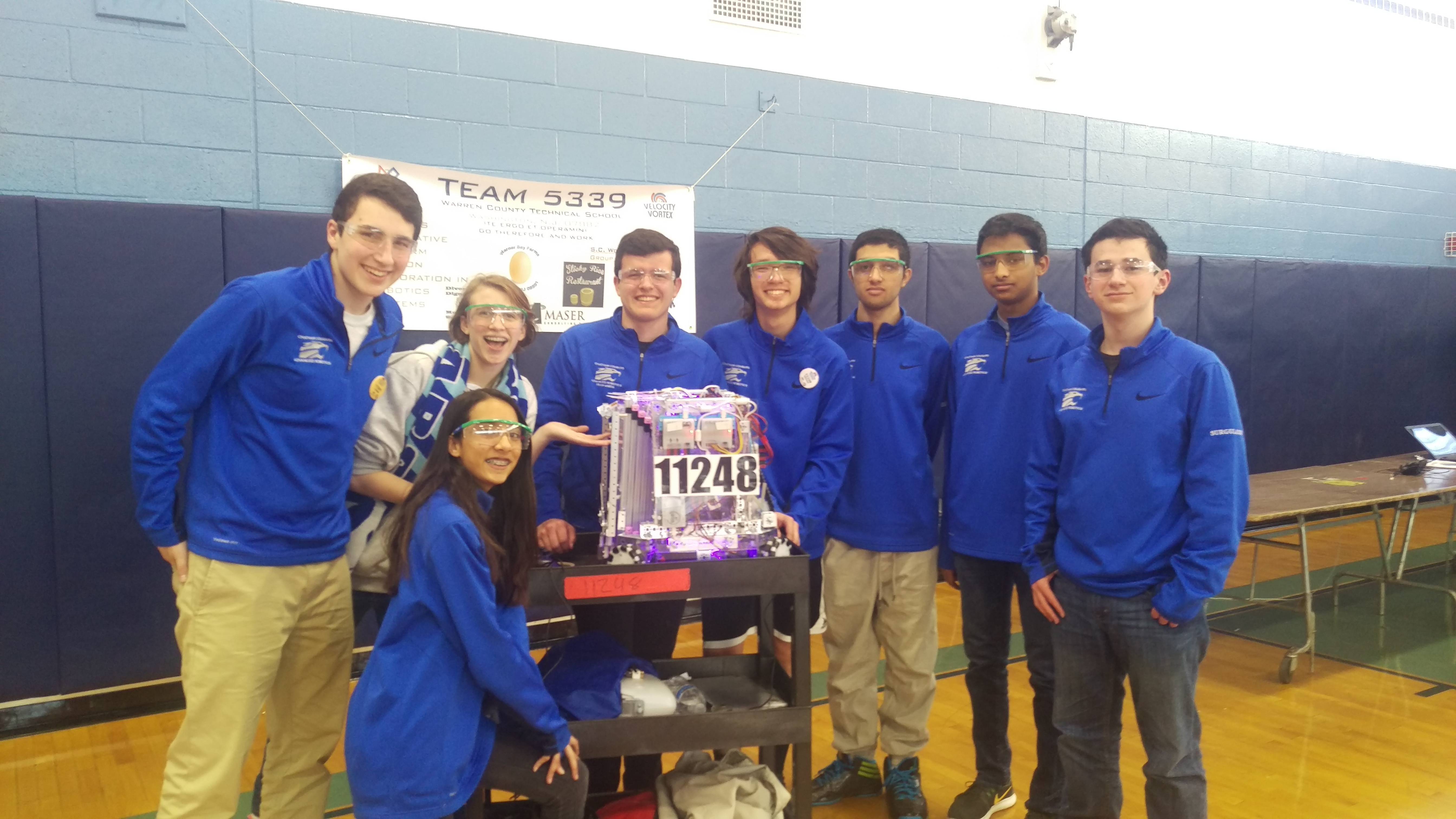 2651eddd90924e5b5743_07508d81a26b28baee7b_Robo_1.jpg
