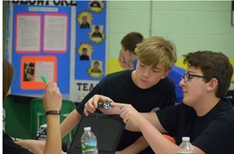 271ab2dff65b365f36f5_robotics.jpg