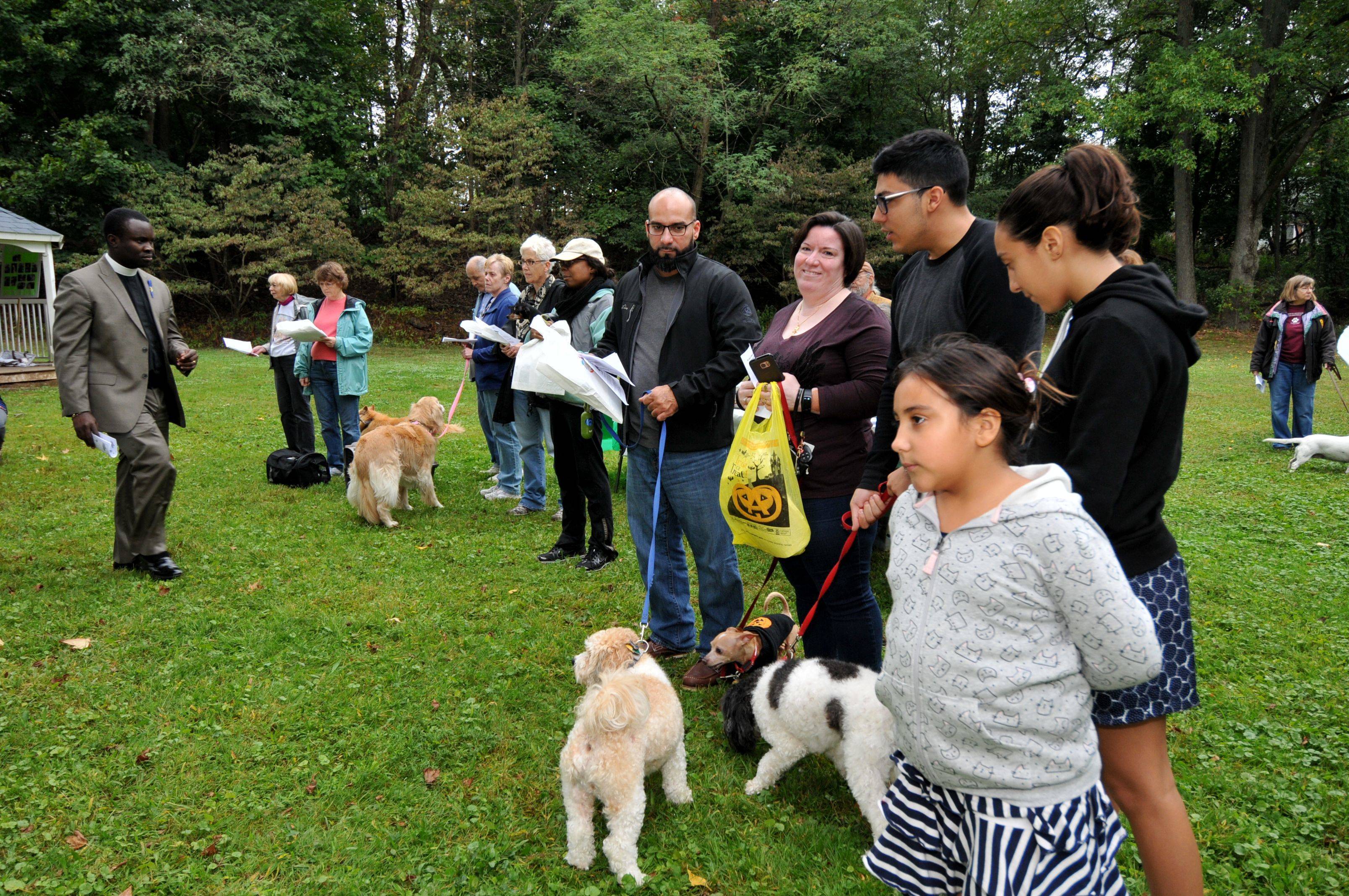 28ed01b1366c52e0088c_Plainfield_-_Blessing_of_the_Animals_2016_-_38.jpg