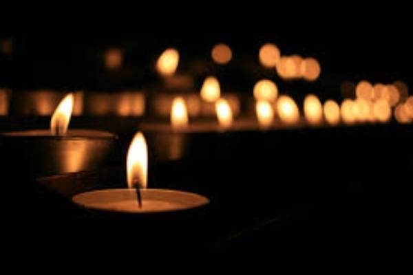 2b0f686ba18ea0f9ea40_gofundmecandle.jpg