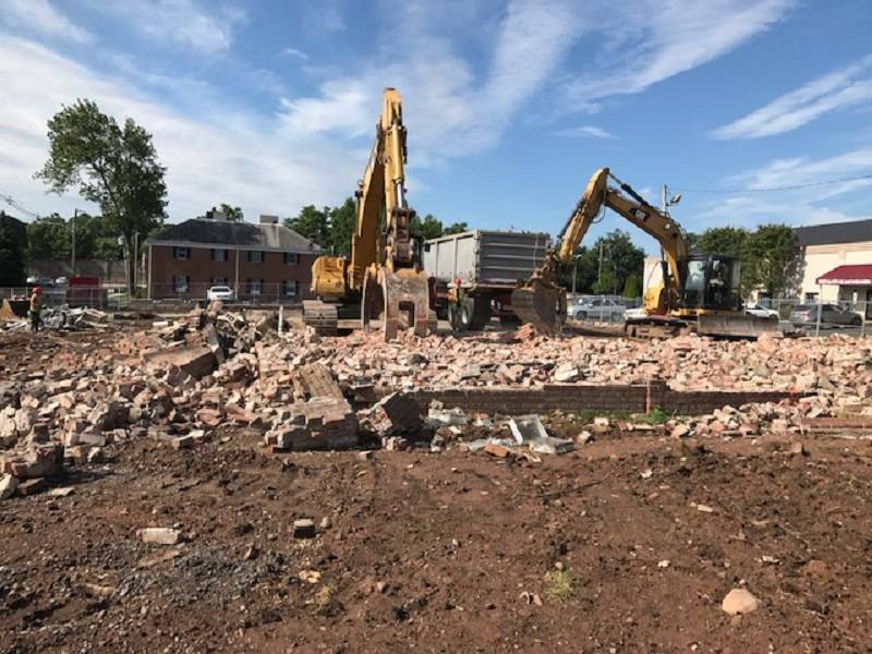2b2a254e772b5684021d_753bfc406936ebd879ea_Chipotledemolitionb.jpg
