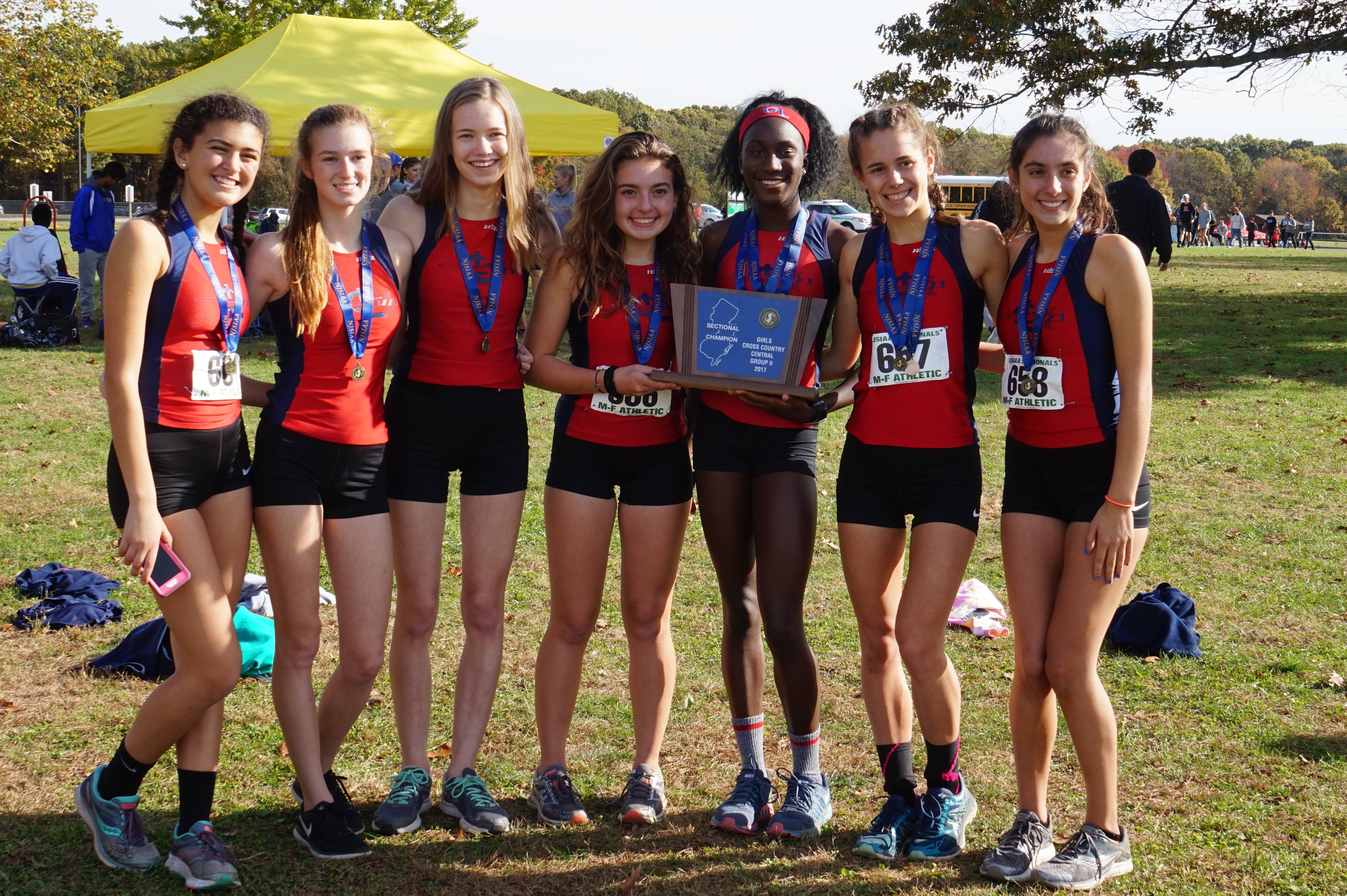2b68be4d6d6f635582fb_Cross_Country_-_Sectionals_-_Nov_4_2017_-_Girls_Championship_Team_-_DSC01216.jpg