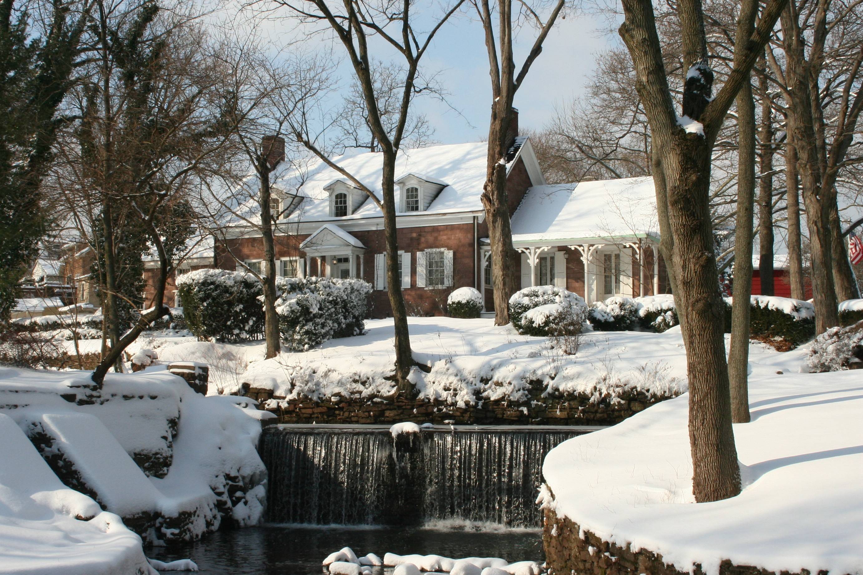 2c3d1d492dd1673ef0e1_KinglandManor111b.jpg