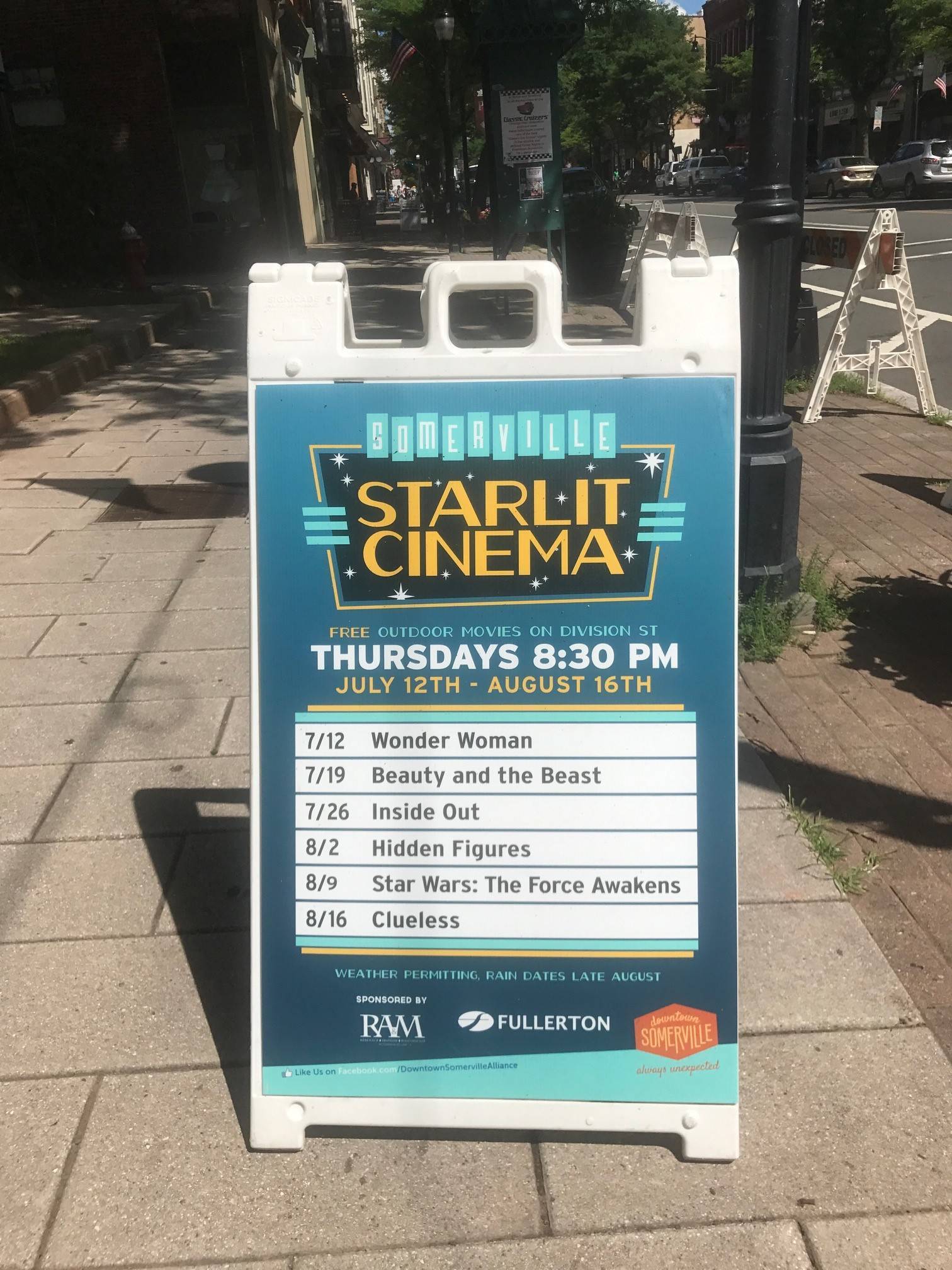 2cb808e277938c342331_sompixstarlitcinemasign.jpg